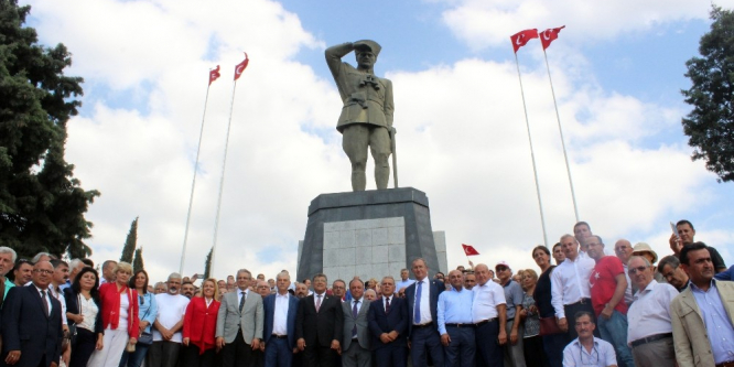 CHP’den çifte bayramlaşma