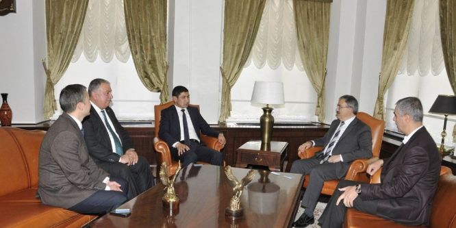 Kırgız Rektörden, Rektör Şahin’e ziyaret