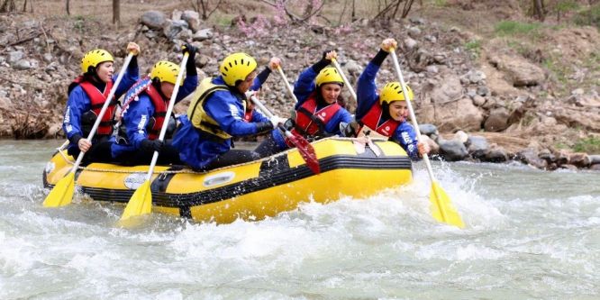 Yahyalı’da rafting rüzgarı esti