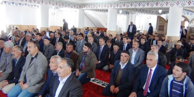 Erciş’te Hazreti Ömer Camisi hizmete açıldı