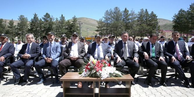 Üreticilere bin 360 adet arılı kovan dağıtıldı