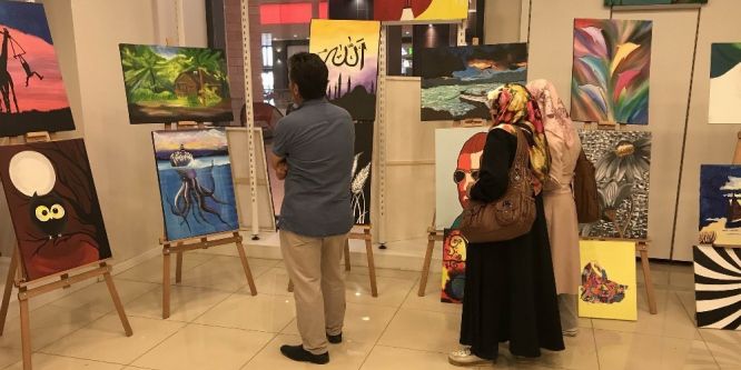 Lise öğrencilerinden resim sergisi