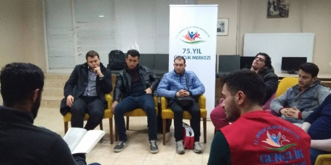 Manisa'da önce kitap okudular ardından goallball oynadılar