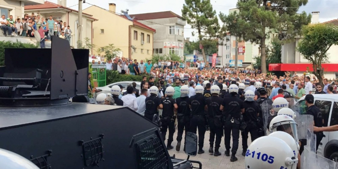 Anne ve oğlunu öldüren şahıslar, zırhlı araçla adliyeden çıkartıldı
