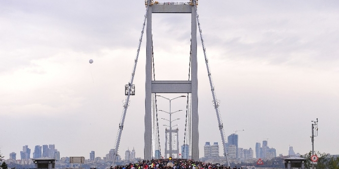 Kıtaları bağlayan Şehitler Köprüsü gönülleri de birbirine bağladı