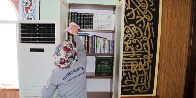 Camilerde Ramazan temizliği başladı