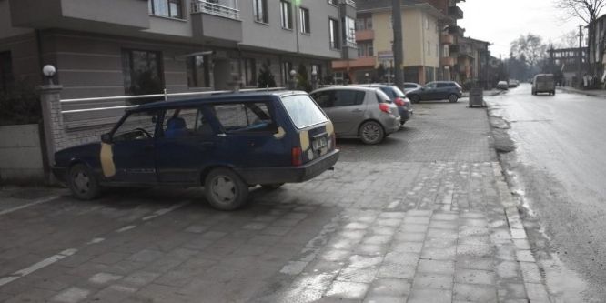Düzce’de kaldırım işgaline ceza kesiliyor
