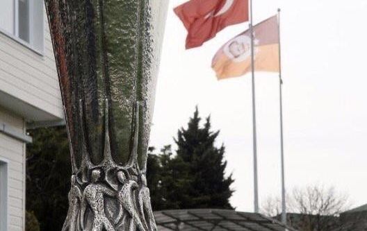 Galatasaray’dan Beşiktaş’a gönderme