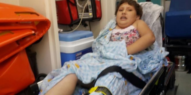 İki kız kardeş evde yemek yaparken yangın çıktı
