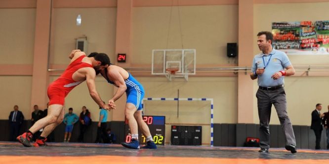 Güreş branşında Körfez rüzgarı esti