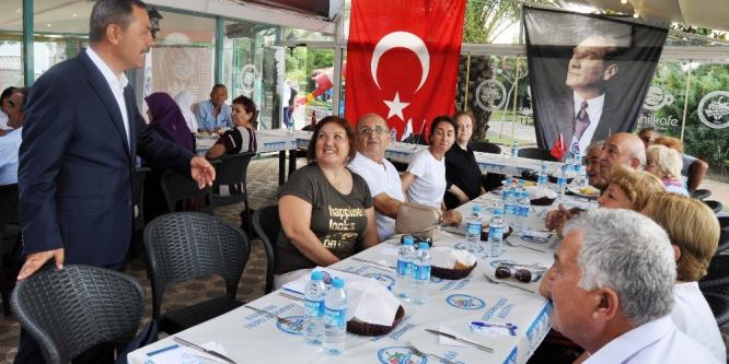 Başkan Uysal, gazi ve aileleri ile buluştu