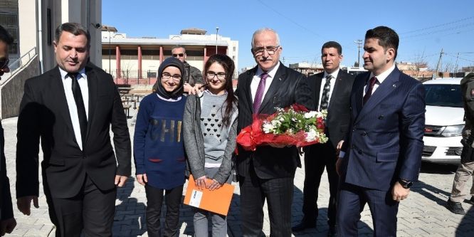 Vali Tuna: “Çocuklarımızın eğitimini önemsiyoruz”