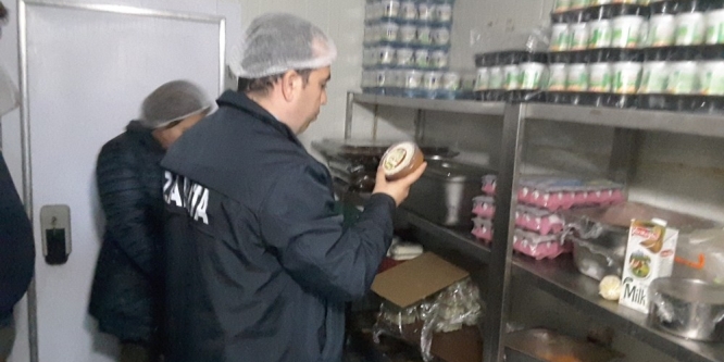 Cenaze evlerine giden yemekler denetlendi