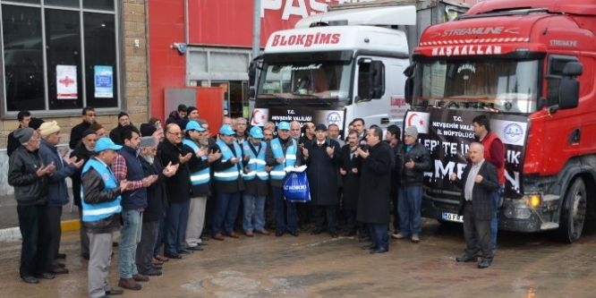 Halep’e 2 TIR yardım malzemesi gönderildi