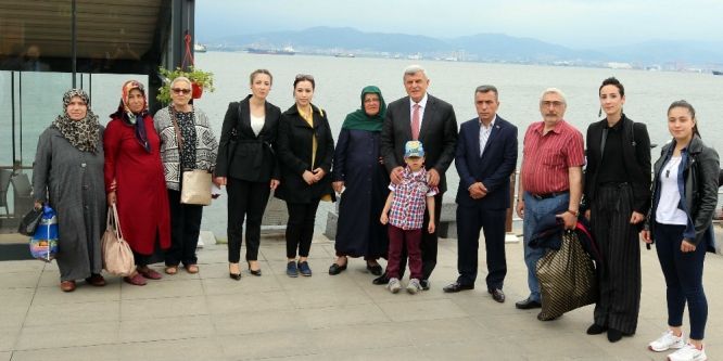 Başkan Karaosmanoğlu şehit aileleriyle buluştu