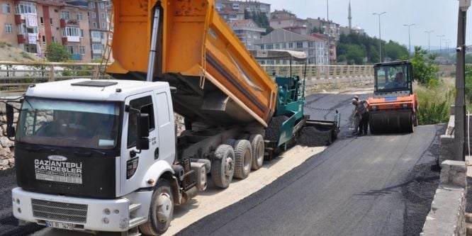 Karabük’te asfalt çalışmaları sürüyor