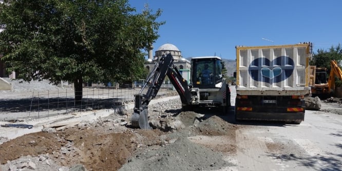 Caddelerde Üstyapı ve Altyapı Çalışmaları Tamamlanıyor