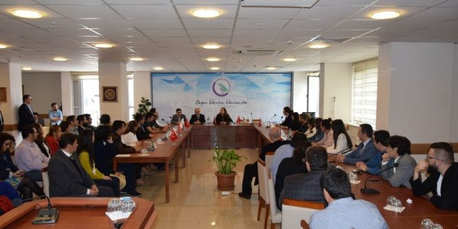Rektör Çakar akademisyenlerle bir araya geldi