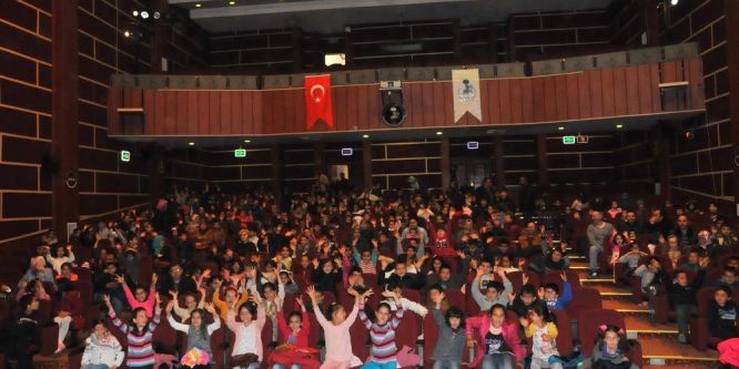 Akşehir Belediyesi’nden çocuklara 23 Nisan sürprizi