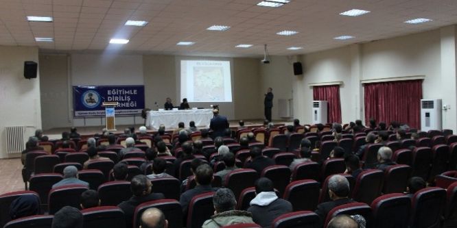 Kahta’da ‘Kazan Havzası’ paneli düzenlendi