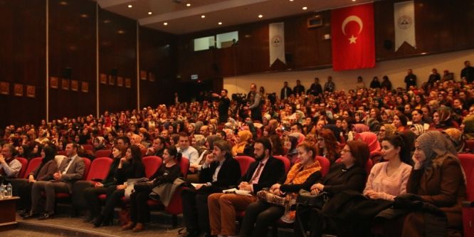 Kayseri’de iletişim semineri verdi