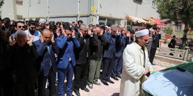 Şehit annesi son yolculuğuna uğurlandı