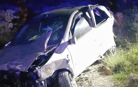 180 metrelik uçurumdan yuvarlanan otomobilden sağ çıktılar