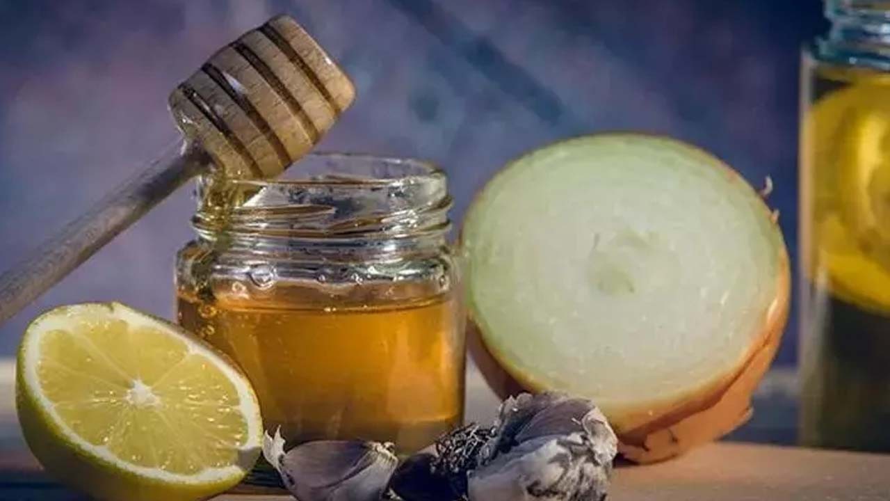 1 bardağı öksürük, balgam ve hırıltıyı bıçak gibi kesiyor! Ölüyü diriltiyor