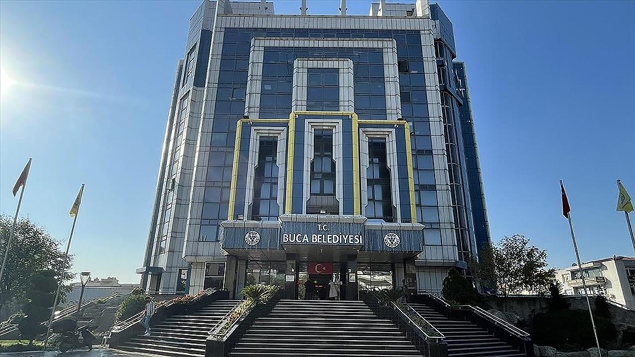 1 değil, 2 değil 3 değil… Phuketçi başkanın personeli yarış atı kodamanı çıktı