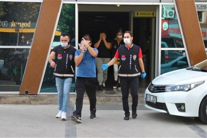 1 günde 4 kuyumcuyu tırnakçılıkla soydular!