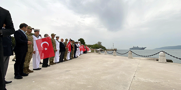 1 günlük askerlik heyecanı! TCG Anadolu'yu selamladılar