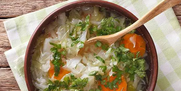 1 Haftada 5 kilo verdiren detoks çorbası ile kilolar patır patır dökülsün!