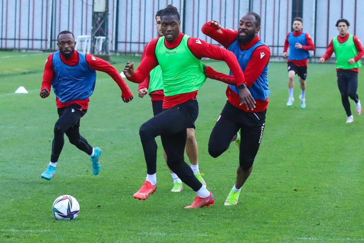 1. Lig'de Play-Off derbisi