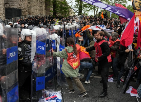 1 Mayıs İşçi Bayramı kutlandı ama Bir de işçi olsaydı! Daha güzel olacaktı! Meydan bunlara kaldı