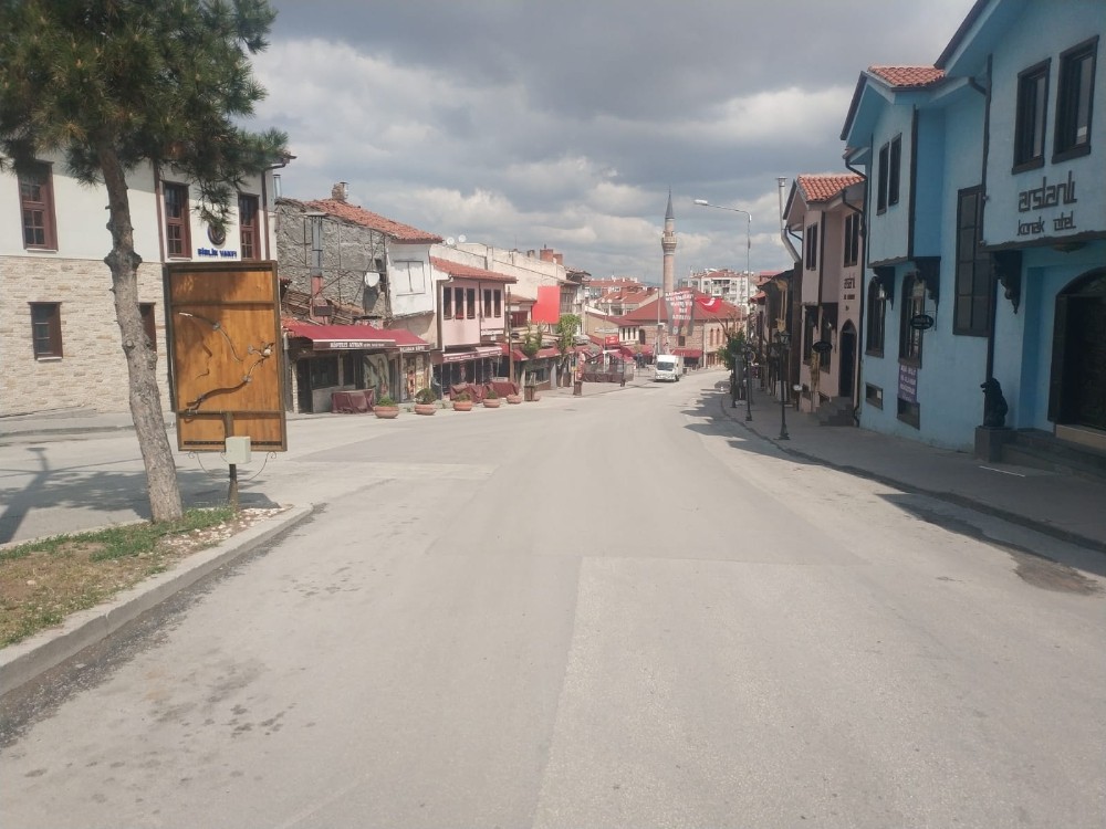 1 Mayıs’ta Eskişehir meydanları boş kaldı 