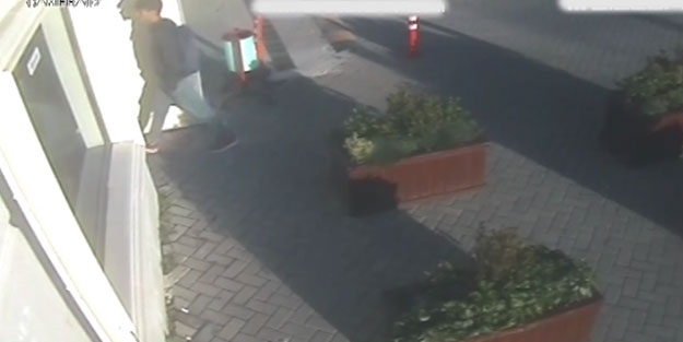 1 milyon 400 bin liralık altınları çaldılar! 20 yaşındaki dolandırıcılardan 'savcıyım' tuzağı!