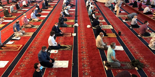 1 Ocak'ta cuma kılınacak mı? Cuma namazına yasak var mı? 1 Ocak cuma namazı saatinde sokağa çıkma yasağı var mı?