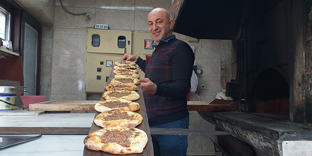 Bir oturuşta 10 tane yiyenden para almıyorlar