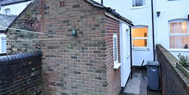 1 sterline aldığı eve şuan 50 bin sterlin fiyat biçiliyor! Bakın neden...