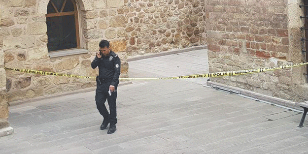 1 TL için bıçaklandı!