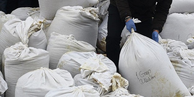 1 ton esrara el konuldu