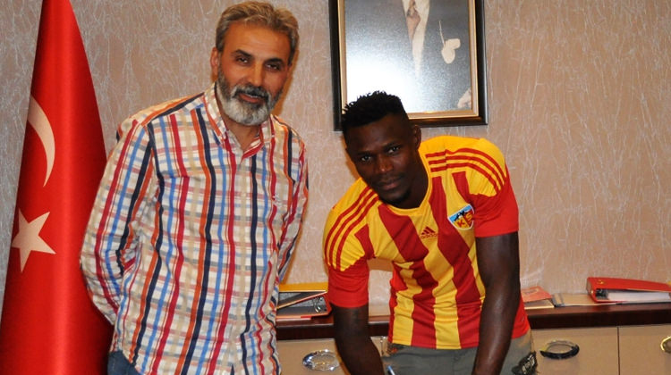 1 yıllık imzayı attı! Resmen Kayserispor'da