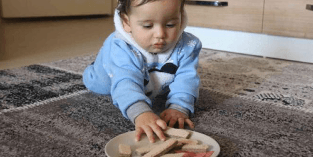 10 aylık bebek gofret yüzünden ölüyordu! İşte o tehlike