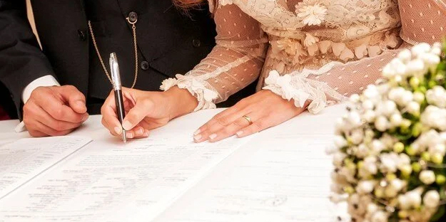 10 aylık kocasının kadın olduğunu öğrendi!