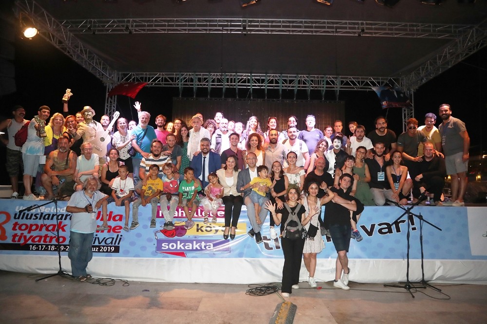 10 bin kişilik ziyafete 16 ödüllü kapanış 