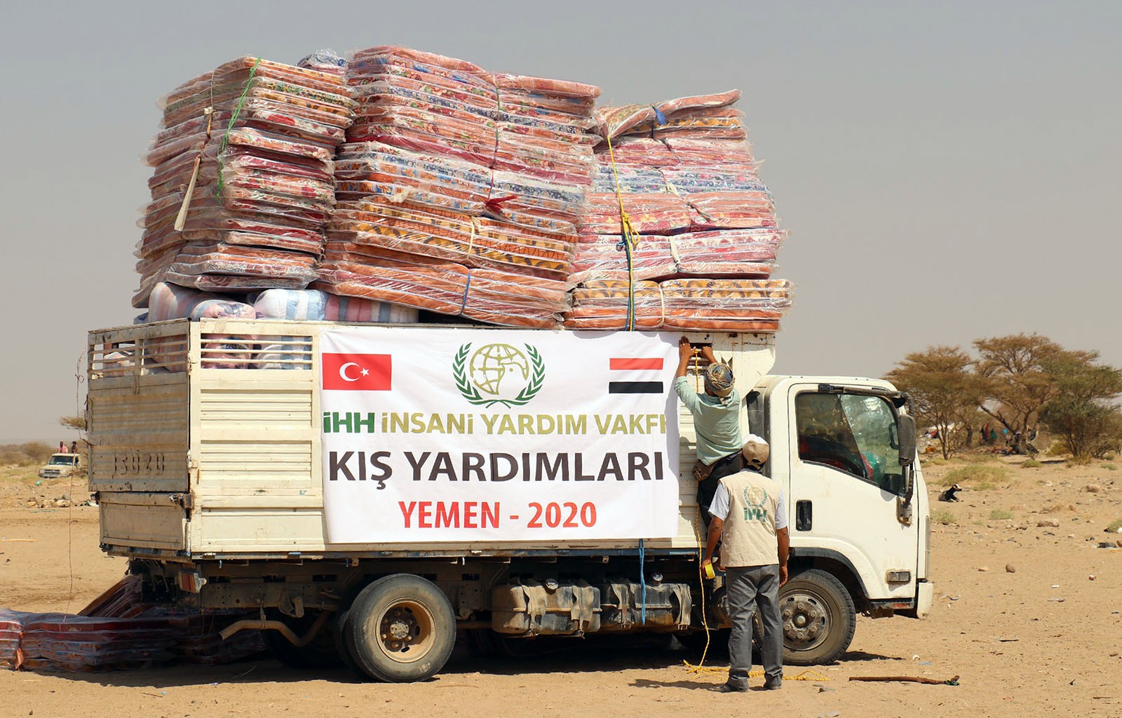 10 bin Yemenli aileye yardım