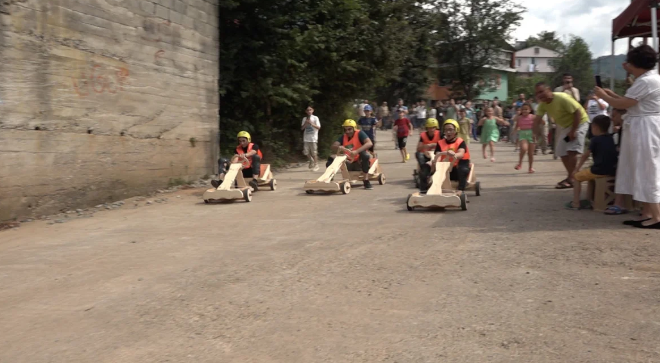 10 farklı ülkenin dansçıları Rize’de yarıştı