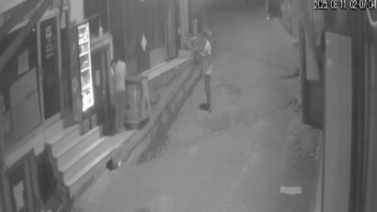 10 liralık dondurma için 100 bin liralık dolabı mahvetti