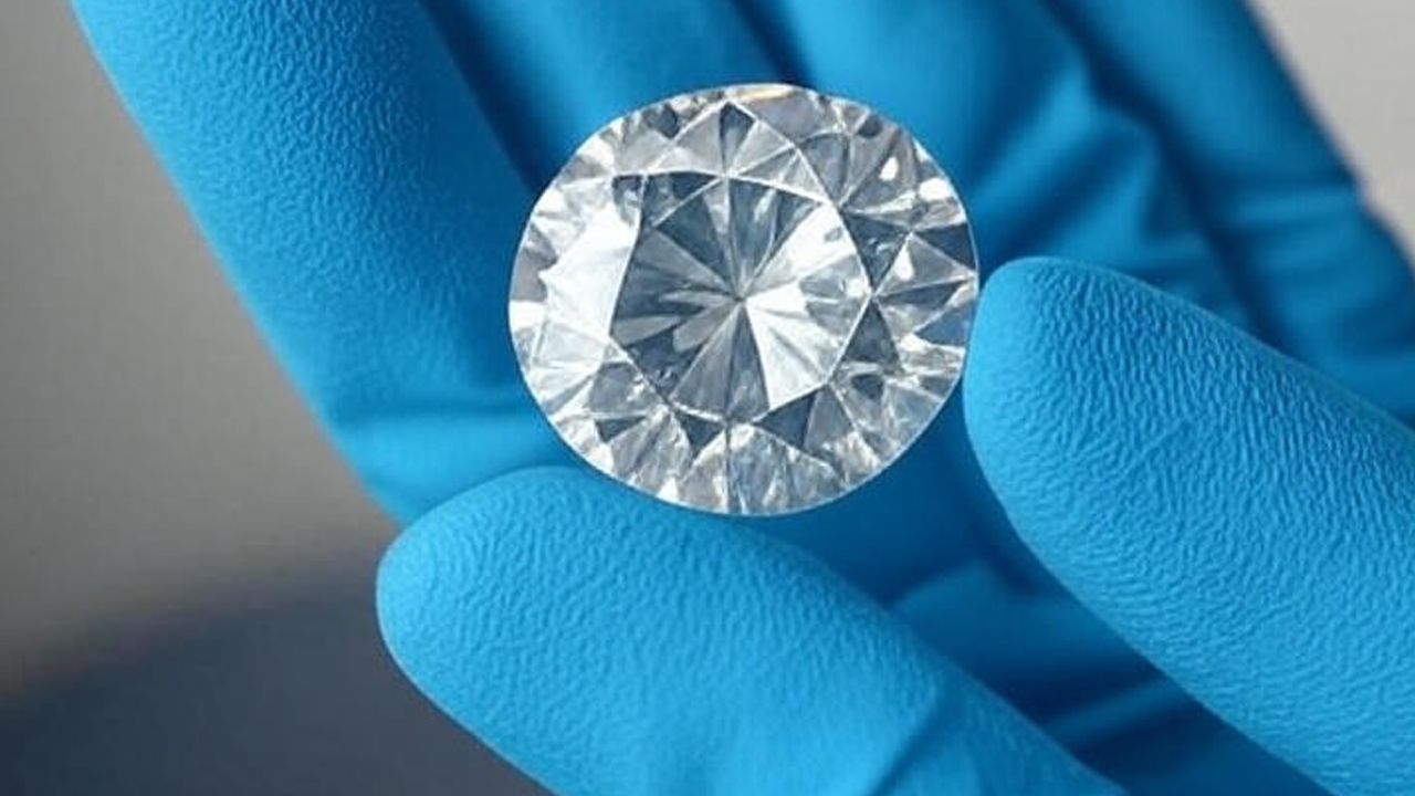 10 milyon dolarlık elması çalan temizlikçi elması o sokakta kaybetti!