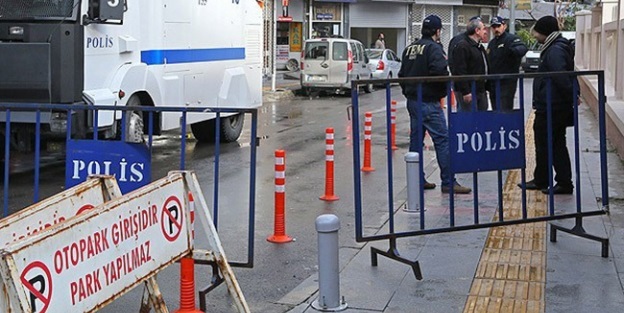 10 polis sağlık kontrolünden geçirildi